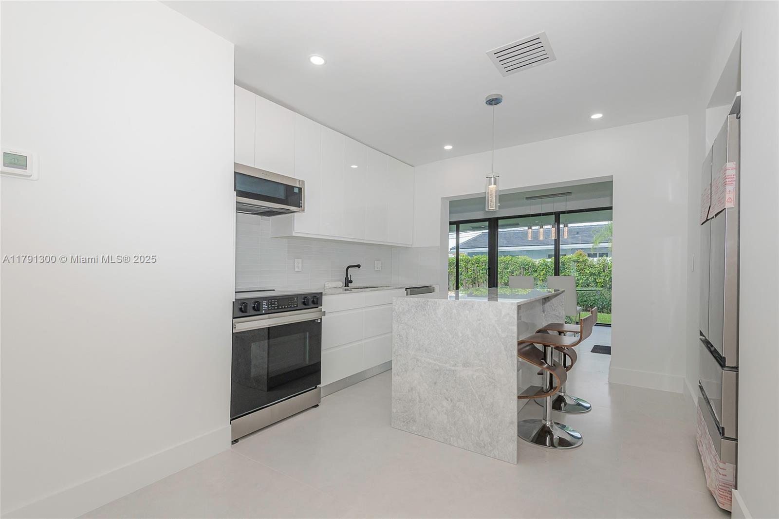 BREAKWATER - Residential