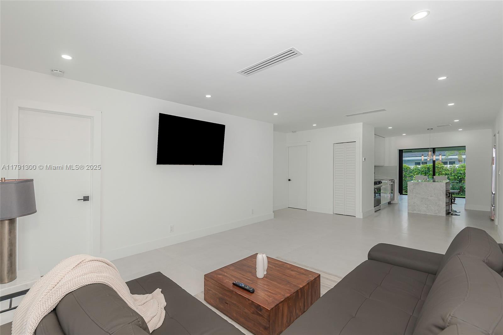 BREAKWATER - Residential