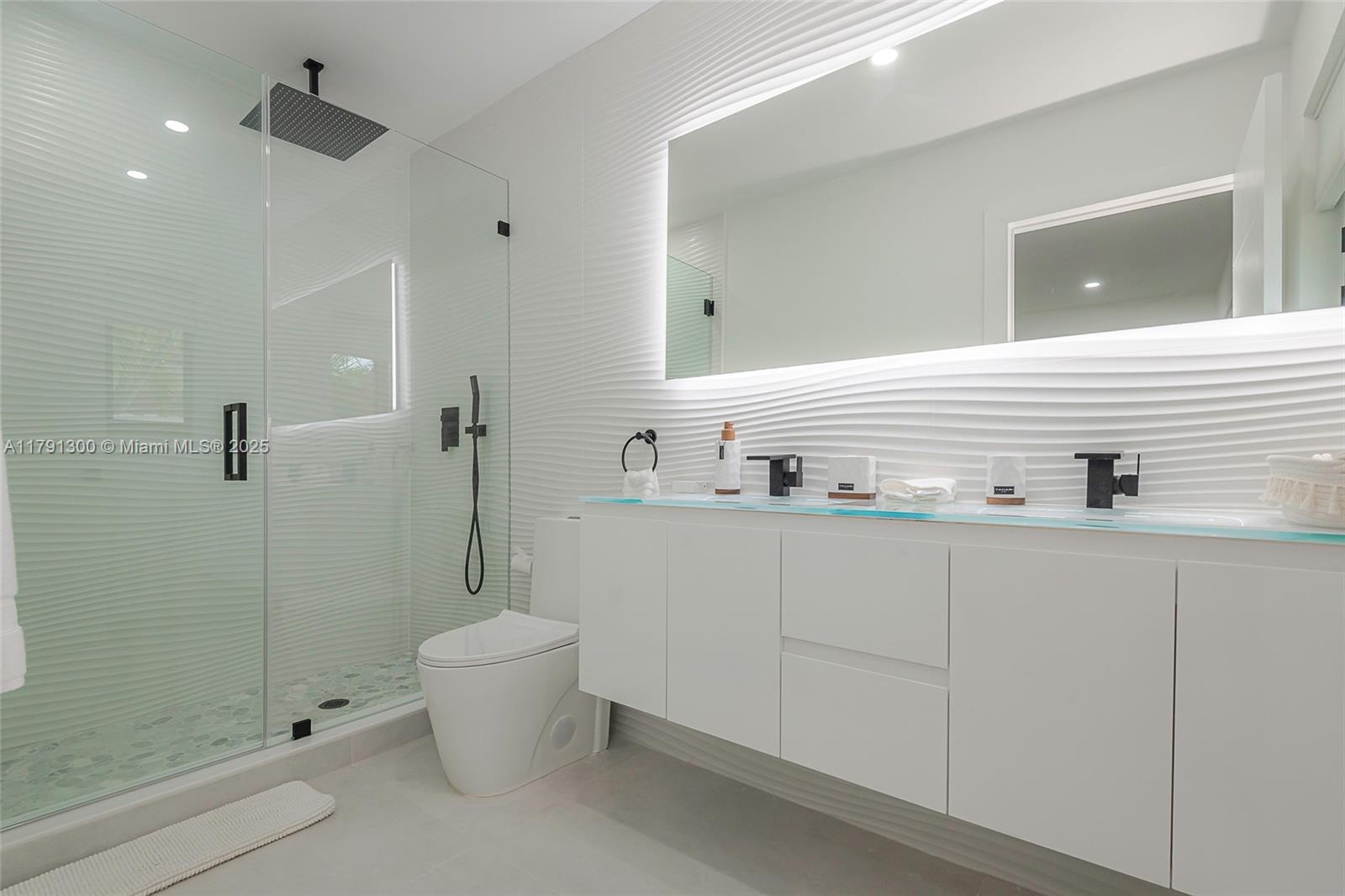 BREAKWATER - Residential