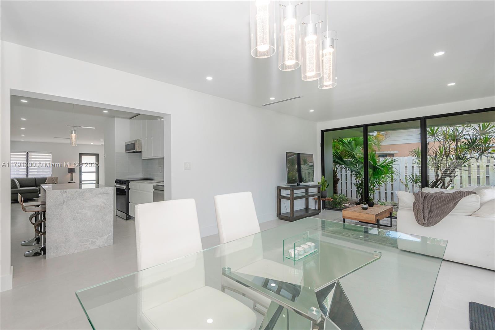 BREAKWATER - Residential