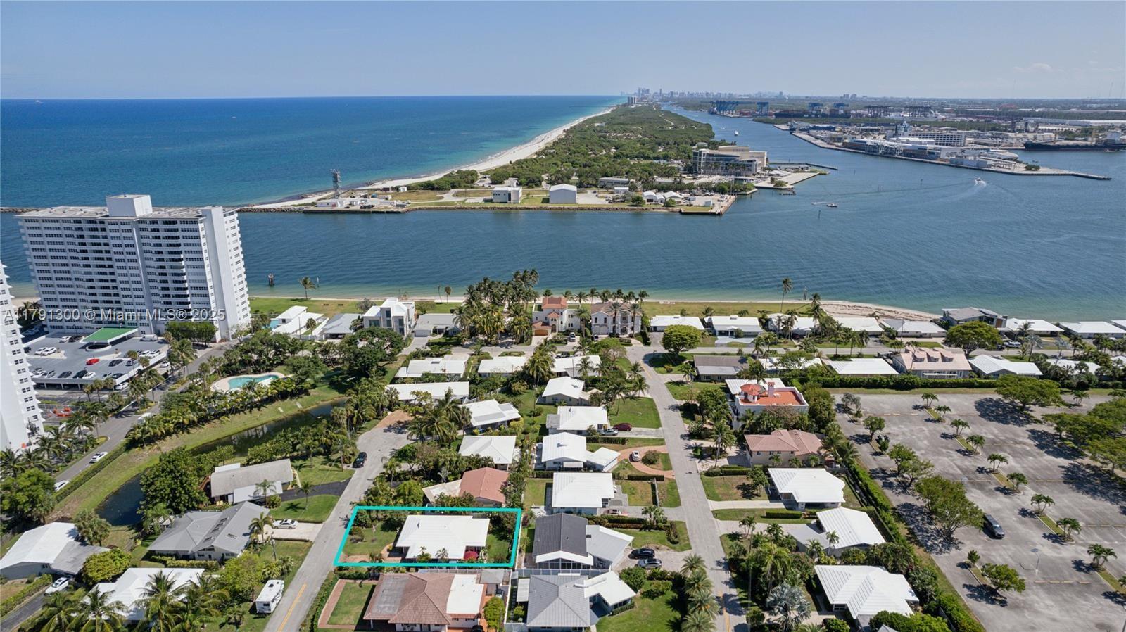2005 Se 26th Ter, Fort Lauderdale, Broward County, Florida - 3 Bedrooms  
3 Bathrooms - 