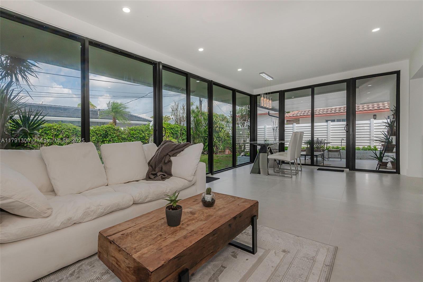 BREAKWATER - Residential