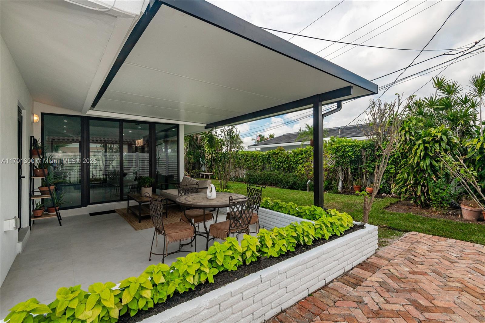 BREAKWATER - Residential