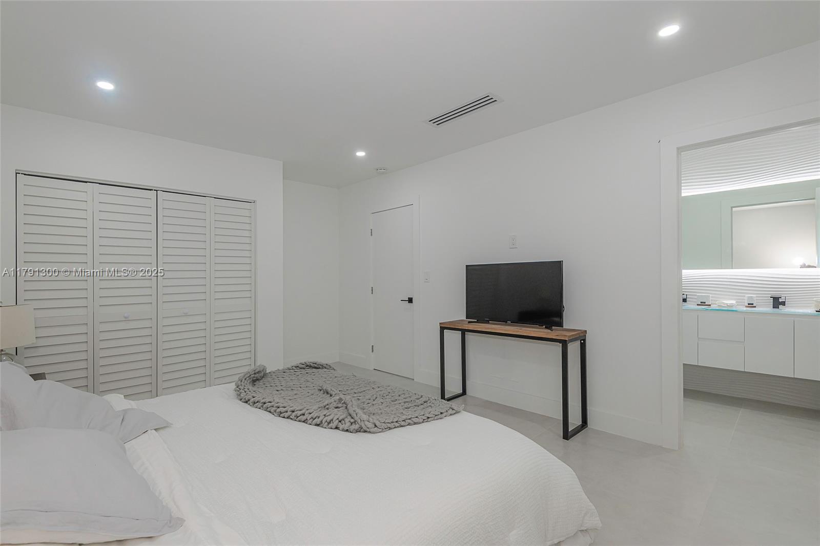 BREAKWATER - Residential