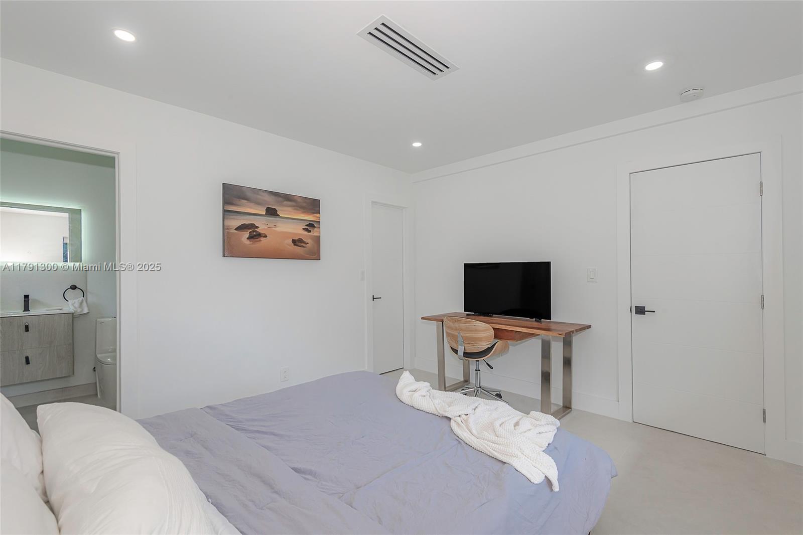 BREAKWATER - Residential