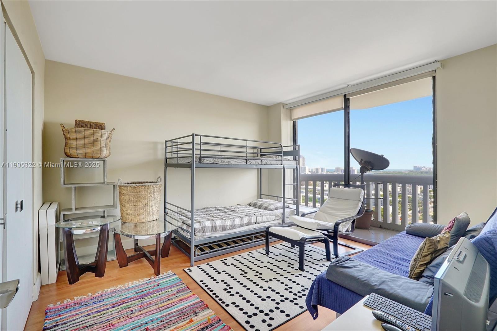 1000 ISL BLVD WILLIAMS IS - Residential