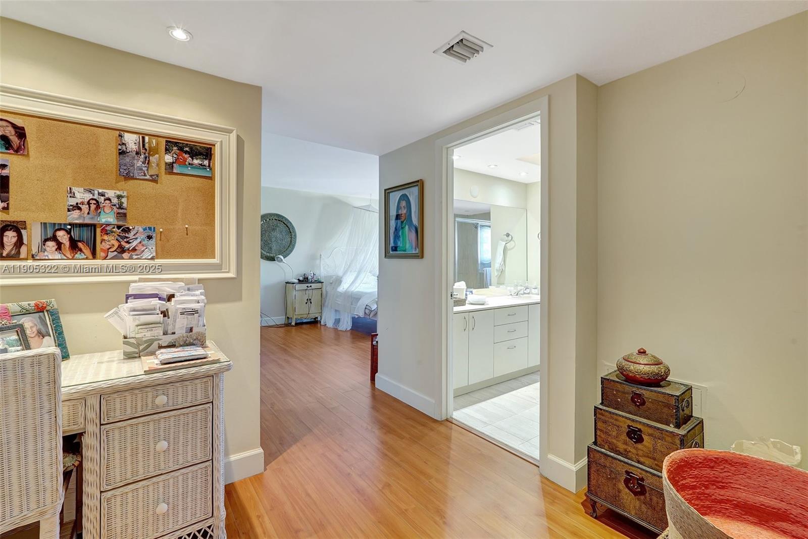 1000 ISL BLVD WILLIAMS IS - Residential