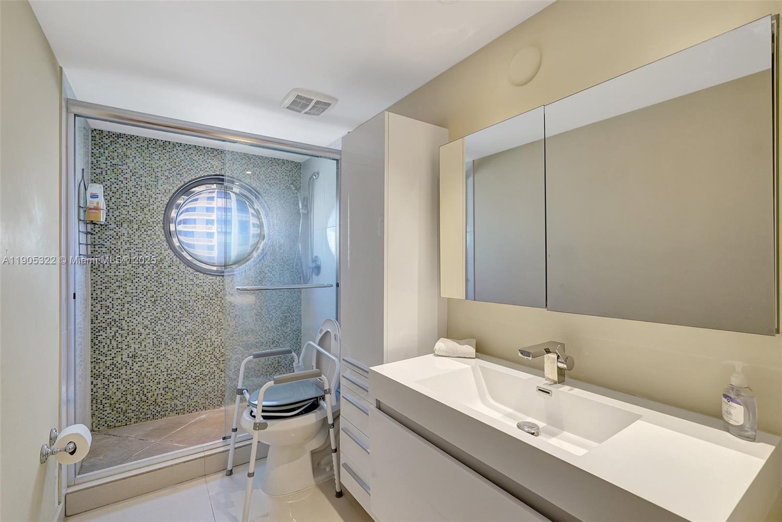 1000 ISL BLVD WILLIAMS IS - Residential