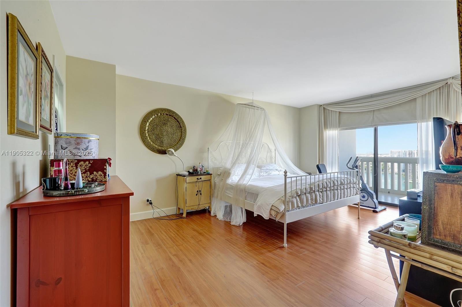 1000 ISL BLVD WILLIAMS IS - Residential