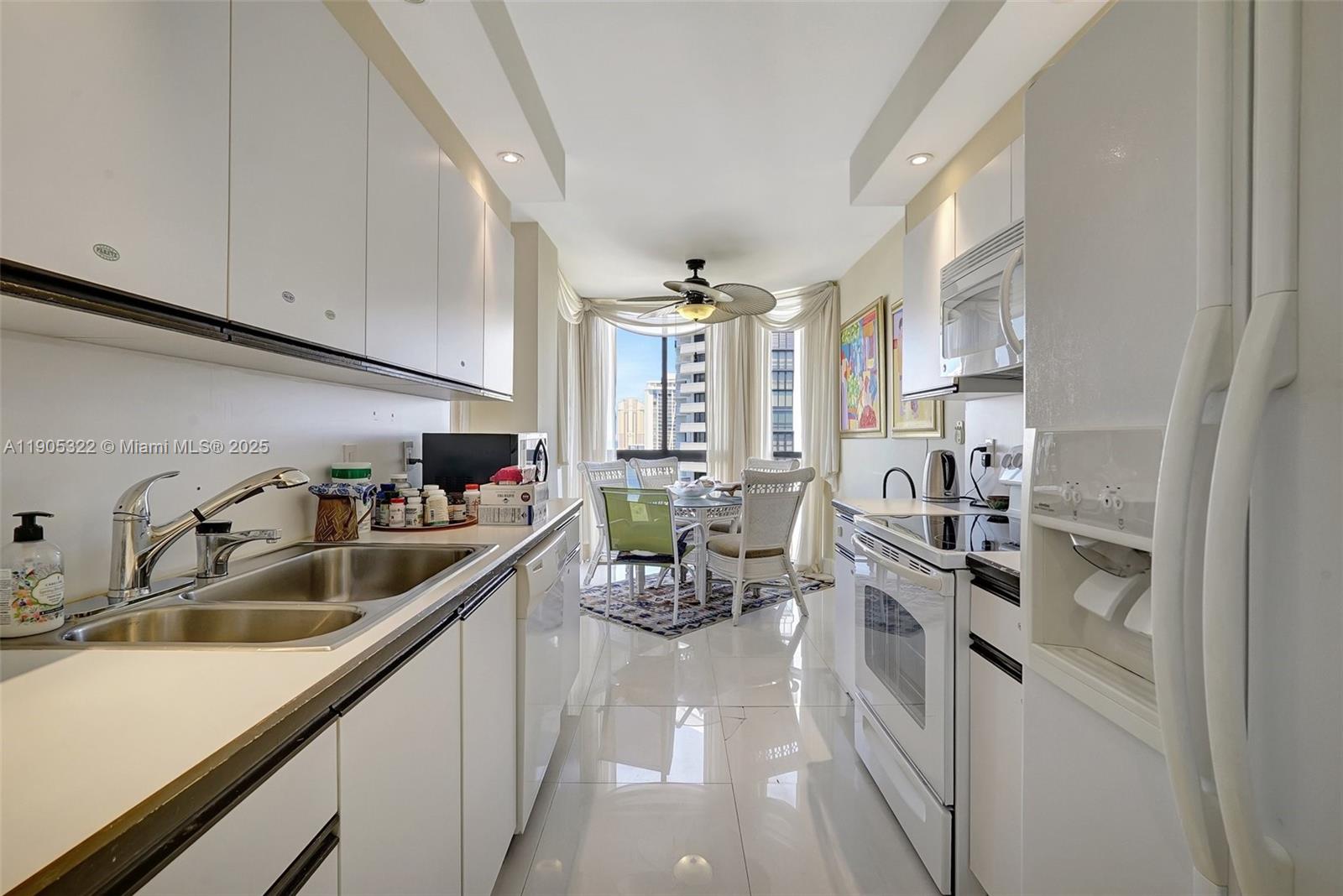 1000 ISL BLVD WILLIAMS IS - Residential