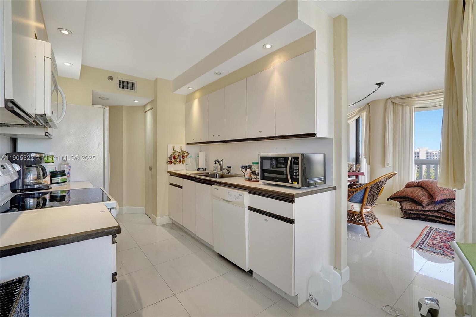 1000 ISL BLVD WILLIAMS IS - Residential