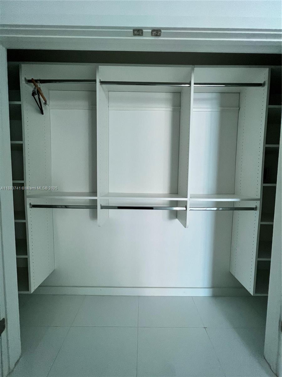 PARAMOUNT MIAMI WORLDCENT - Residential