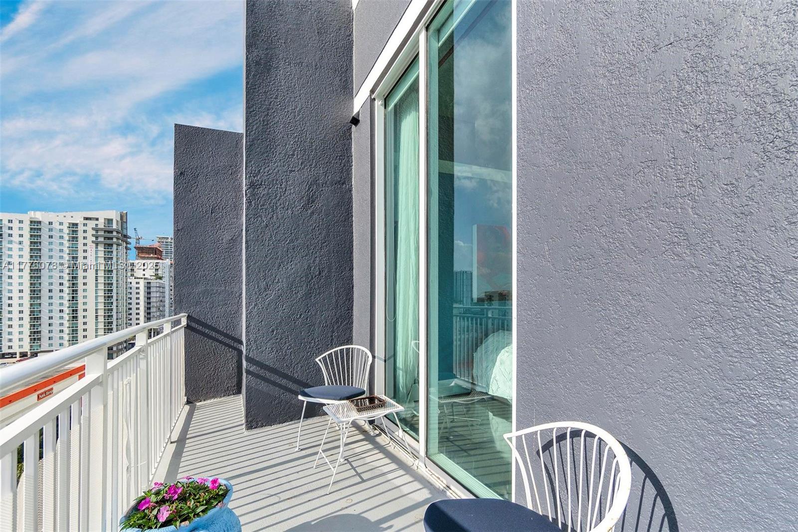 UPTOWN LOFTS CONDO - Residential