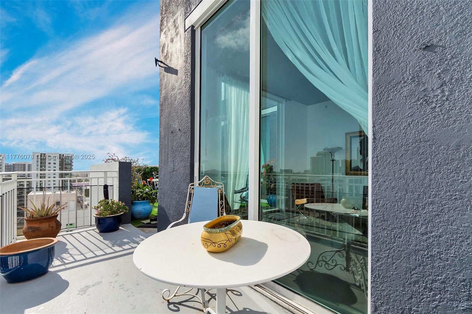 UPTOWN LOFTS CONDO - Residential