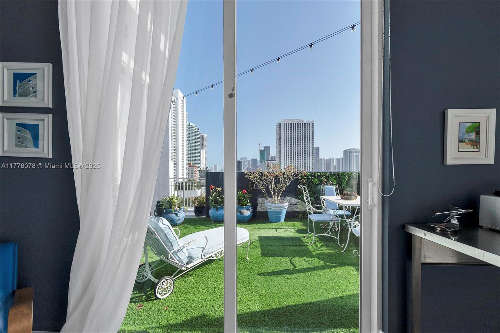 UPTOWN LOFTS CONDO - Residential