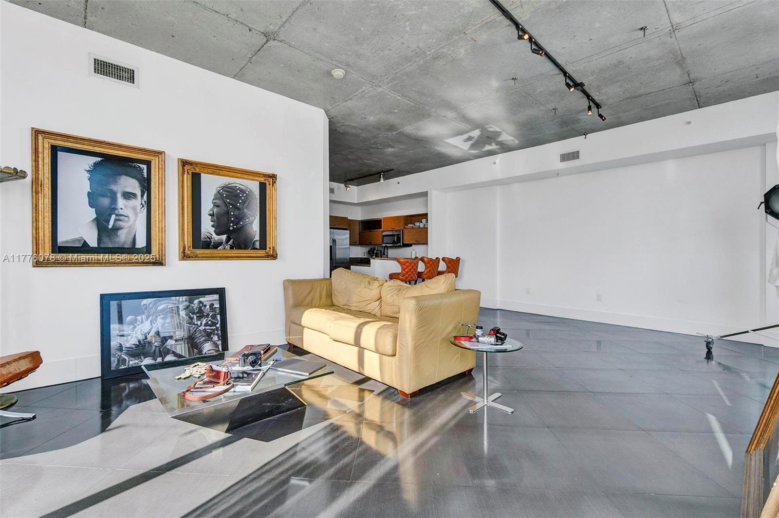 UPTOWN LOFTS CONDO - Residential