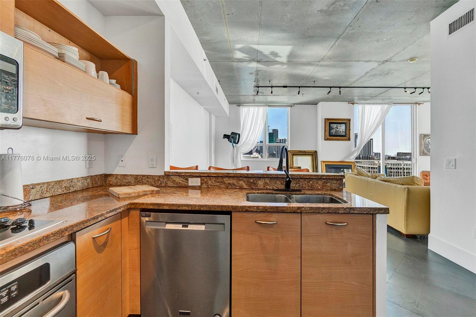 2275 Biscayne Blvd PH205