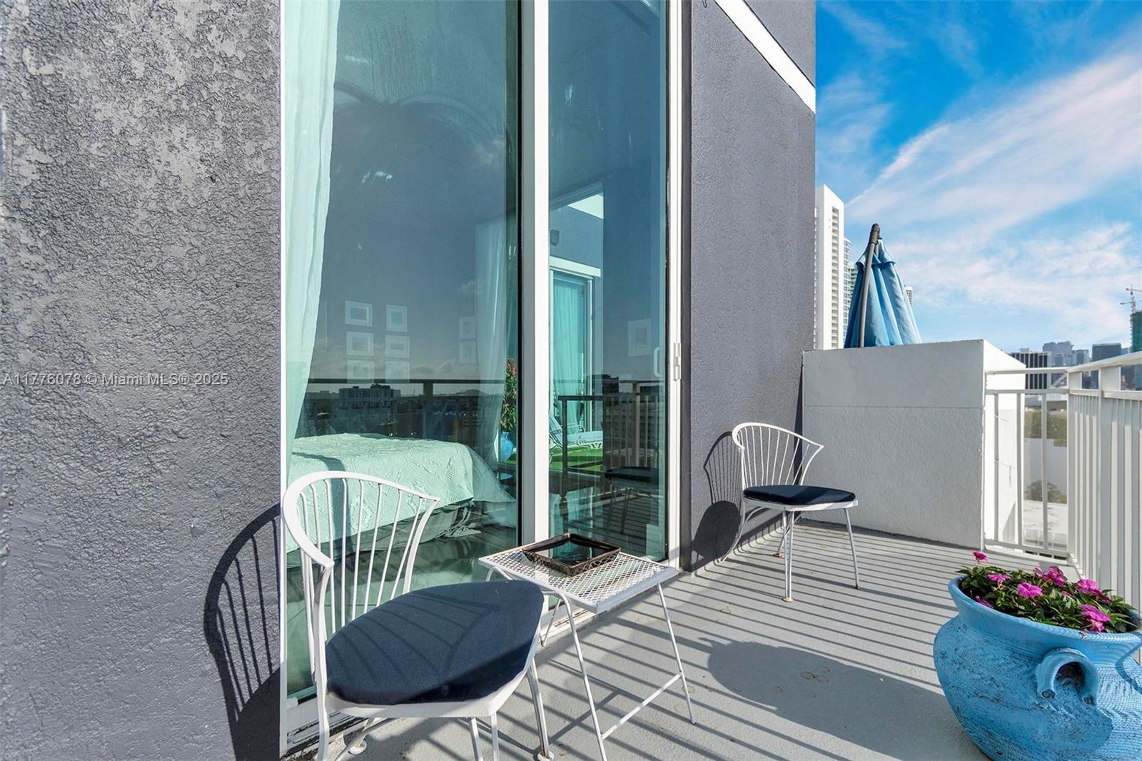 UPTOWN LOFTS CONDO - Residential