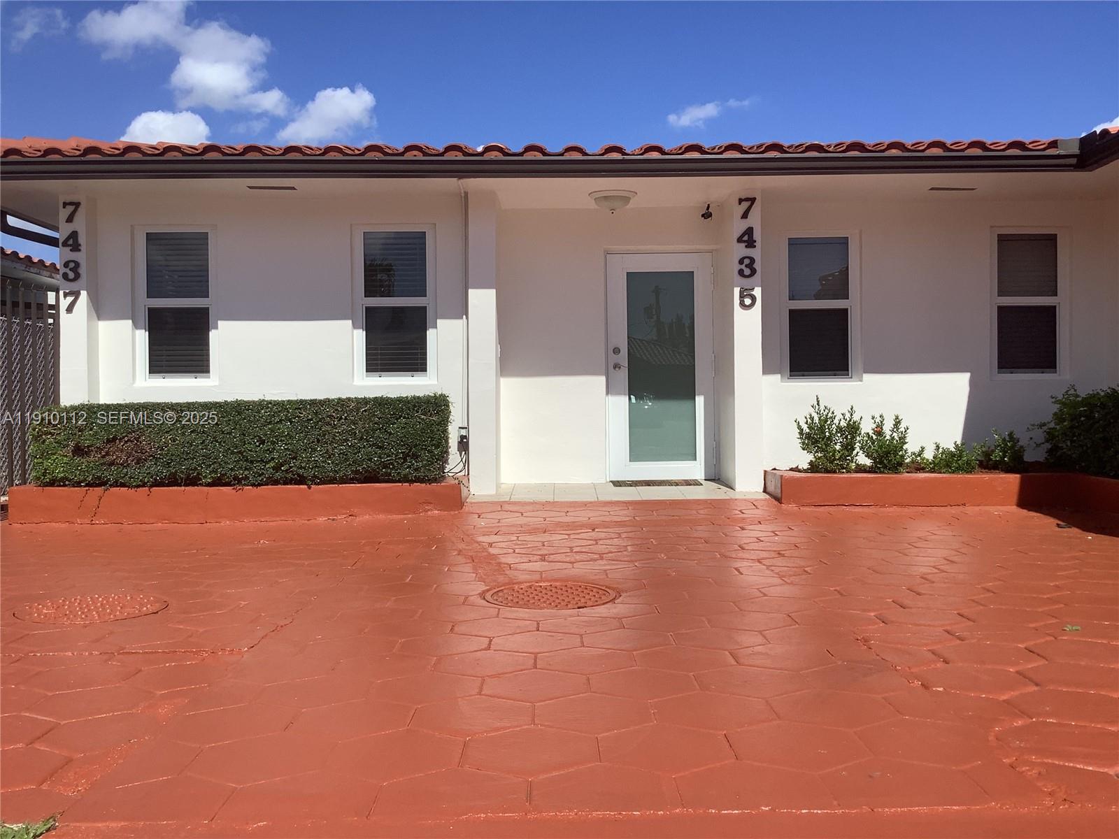 7435 SW 23rd St FRONT