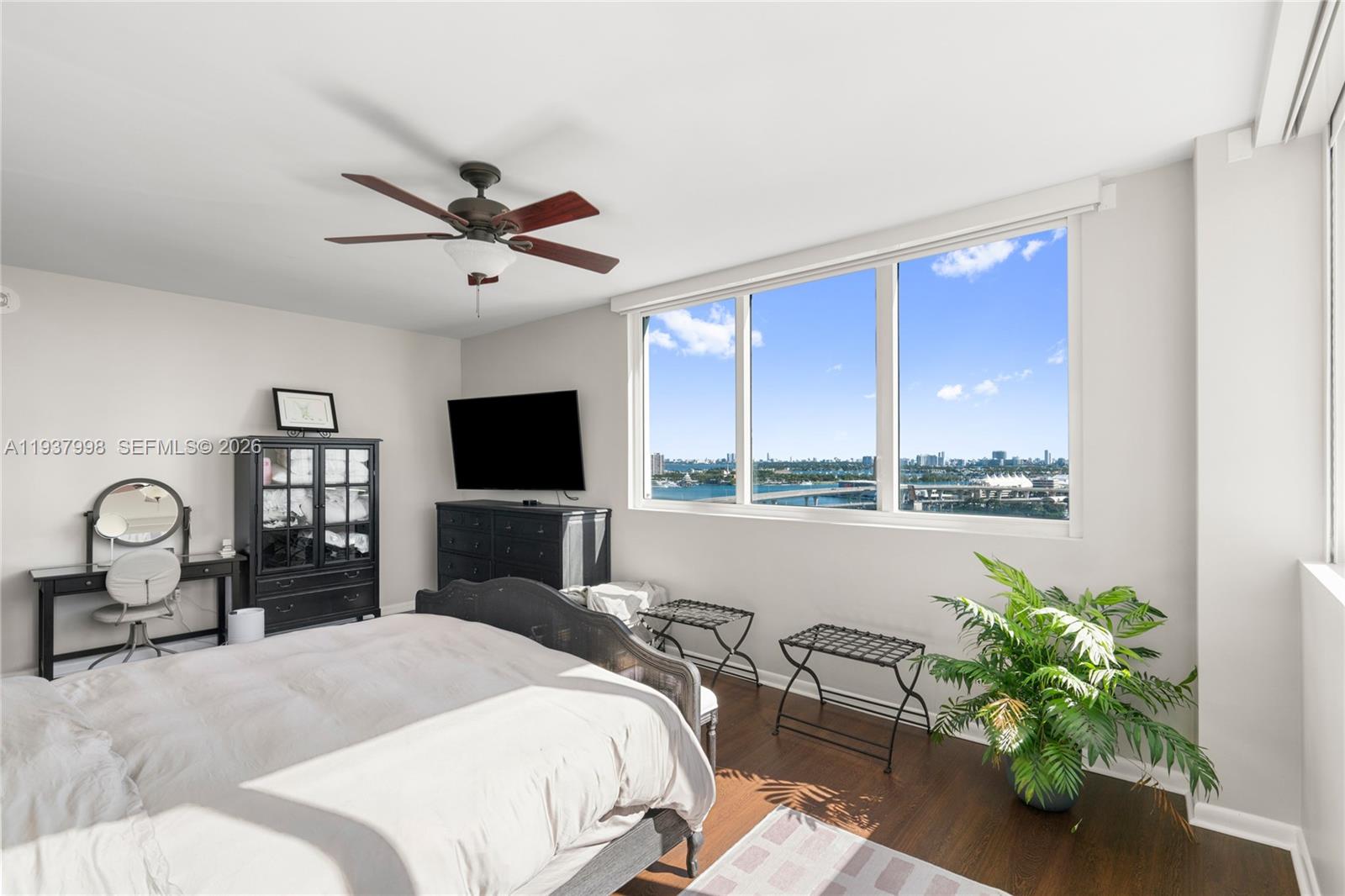 VIZCAYNE NORTH CONDO - Residential