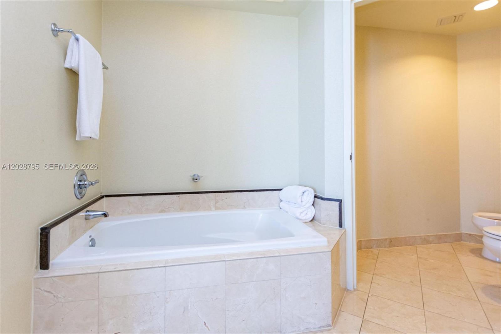 TRUMP INTERNATIONAL SONES - Residential