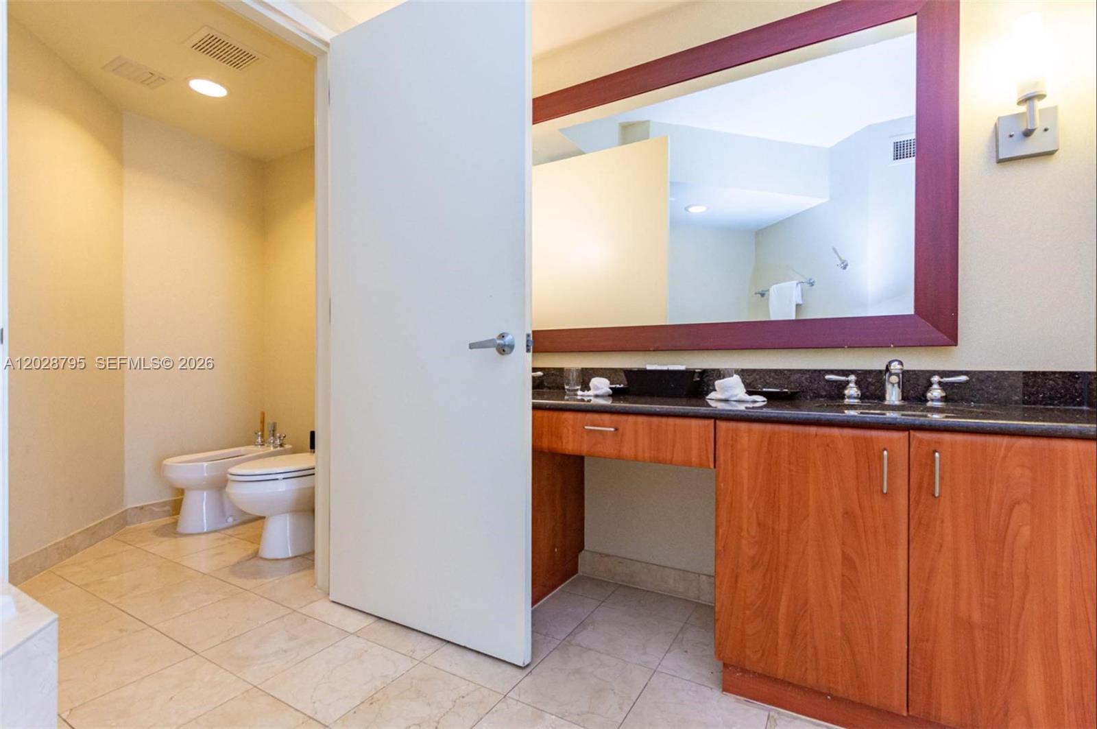 TRUMP INTERNATIONAL SONES - Residential