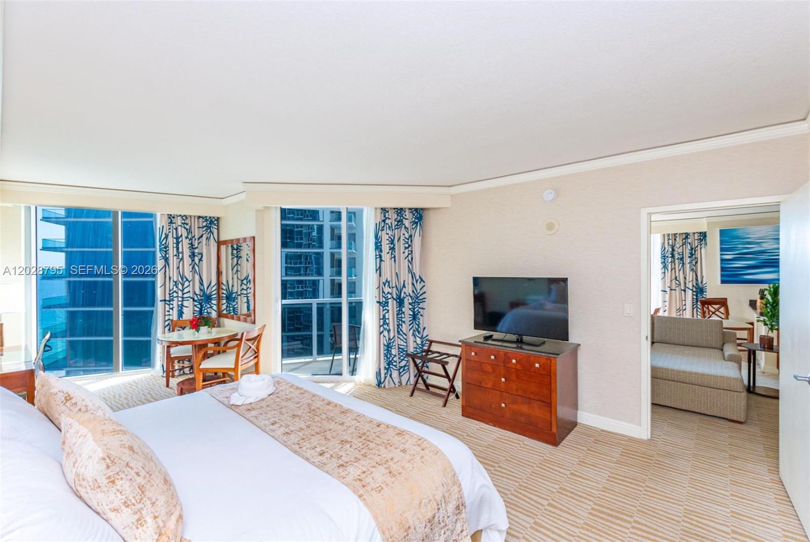 TRUMP INTERNATIONAL SONES - Residential