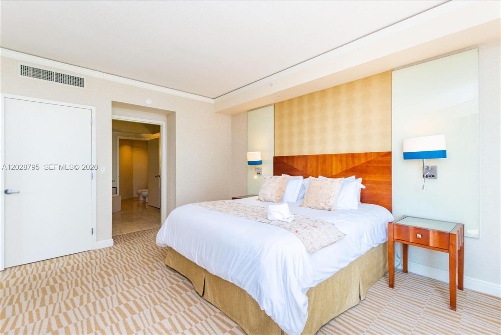 TRUMP INTERNATIONAL SONES - Residential
