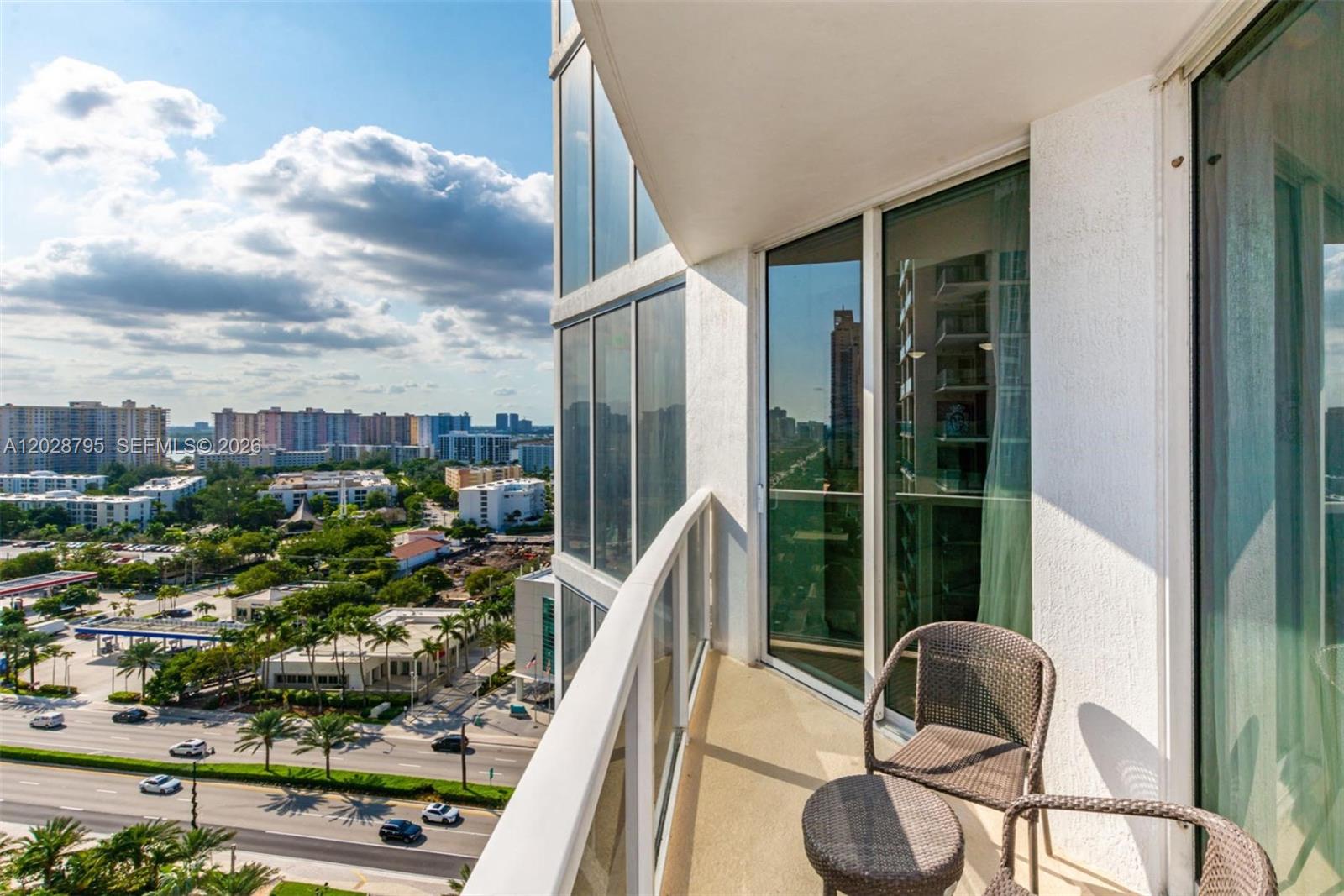 TRUMP INTERNATIONAL SONES - Residential