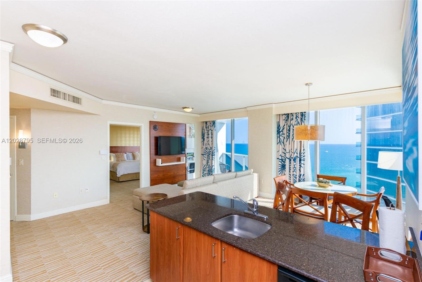 TRUMP INTERNATIONAL SONES - Residential