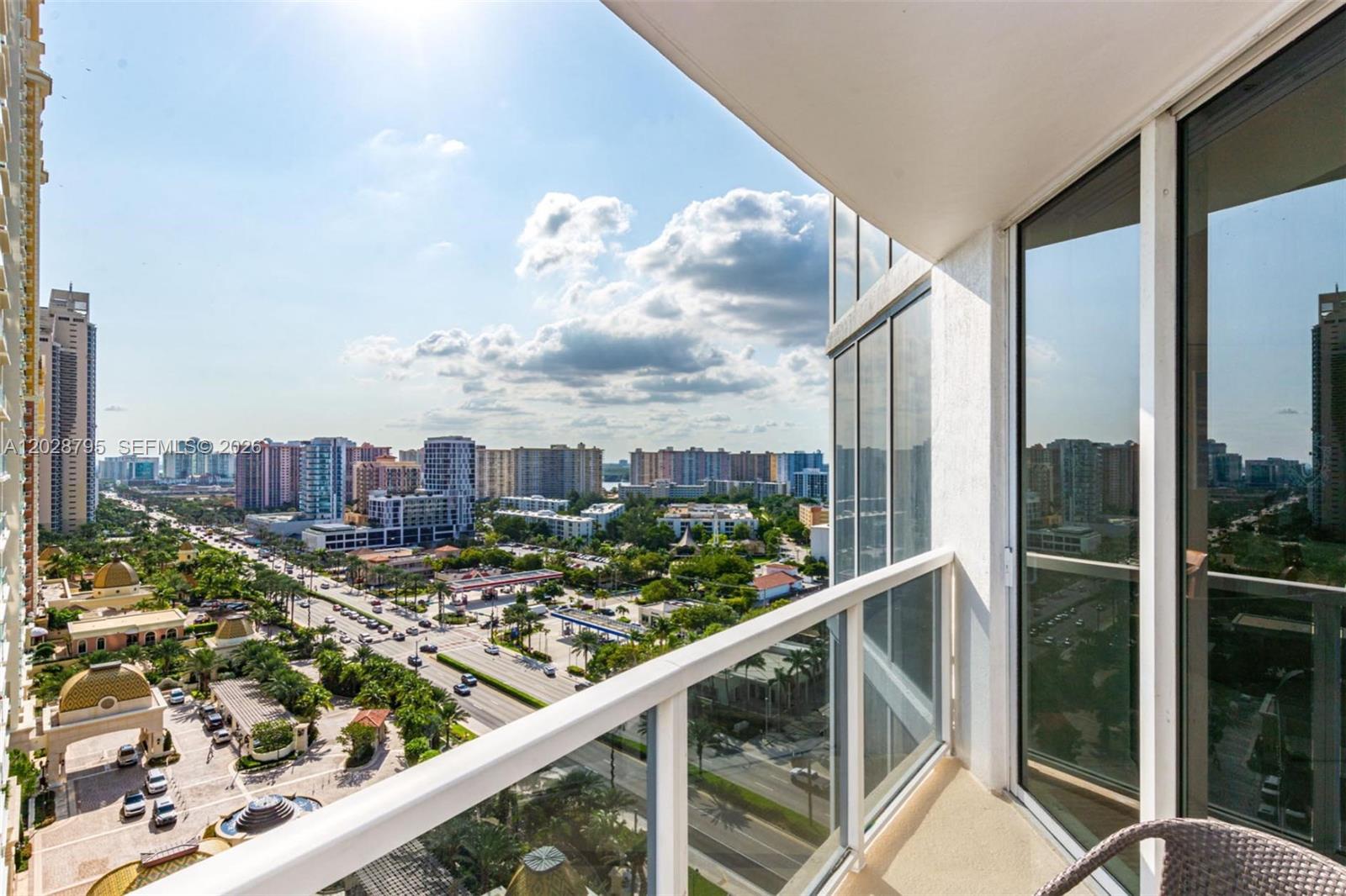 TRUMP INTERNATIONAL SONES - Residential