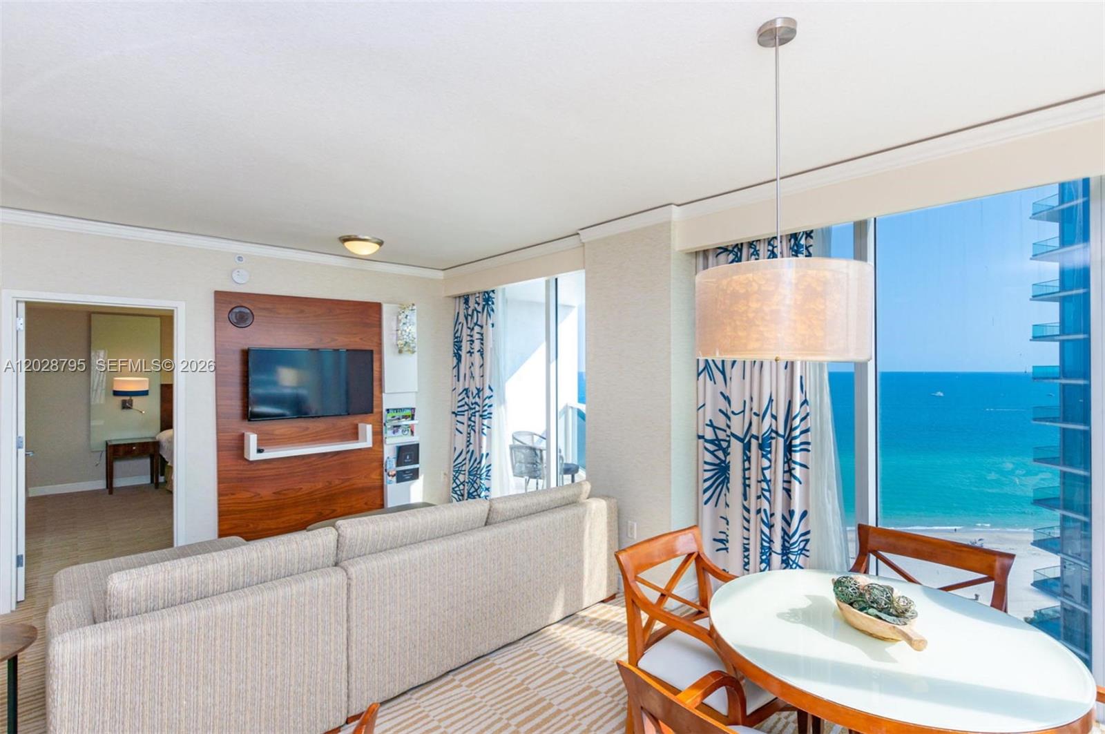 TRUMP INTERNATIONAL SONES - Residential