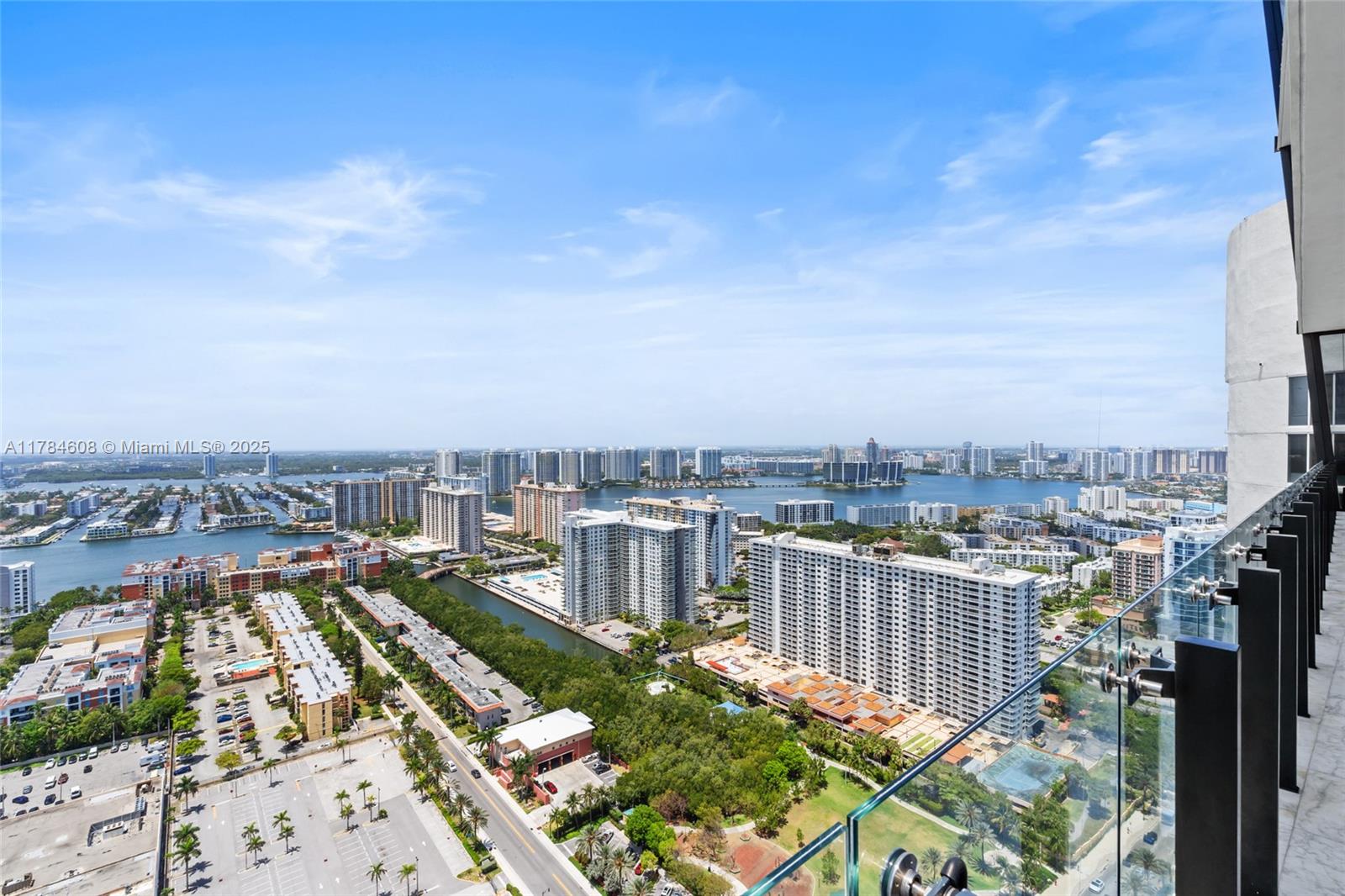 MUSE CONDO - Residential