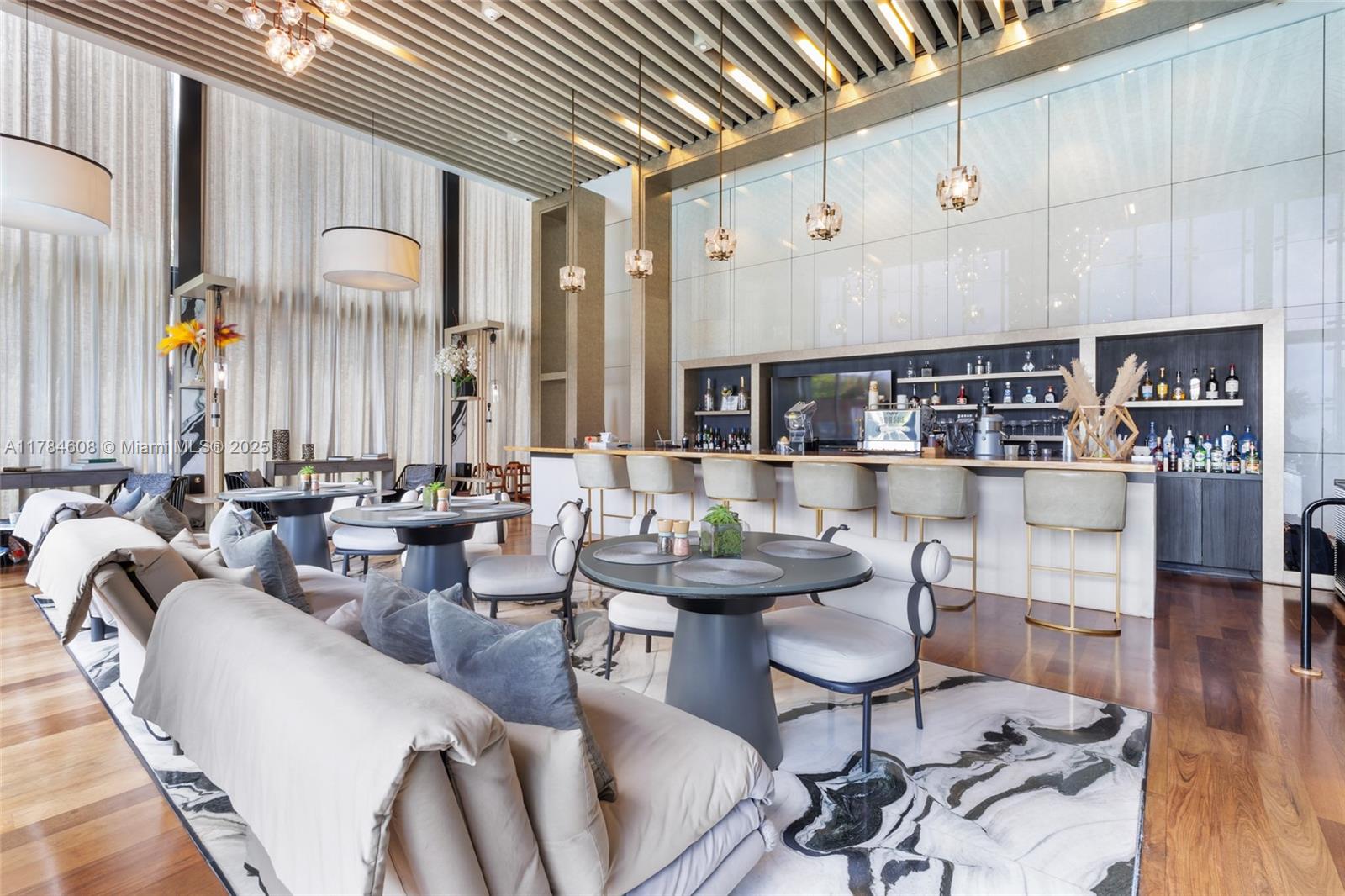 MUSE CONDO - Residential