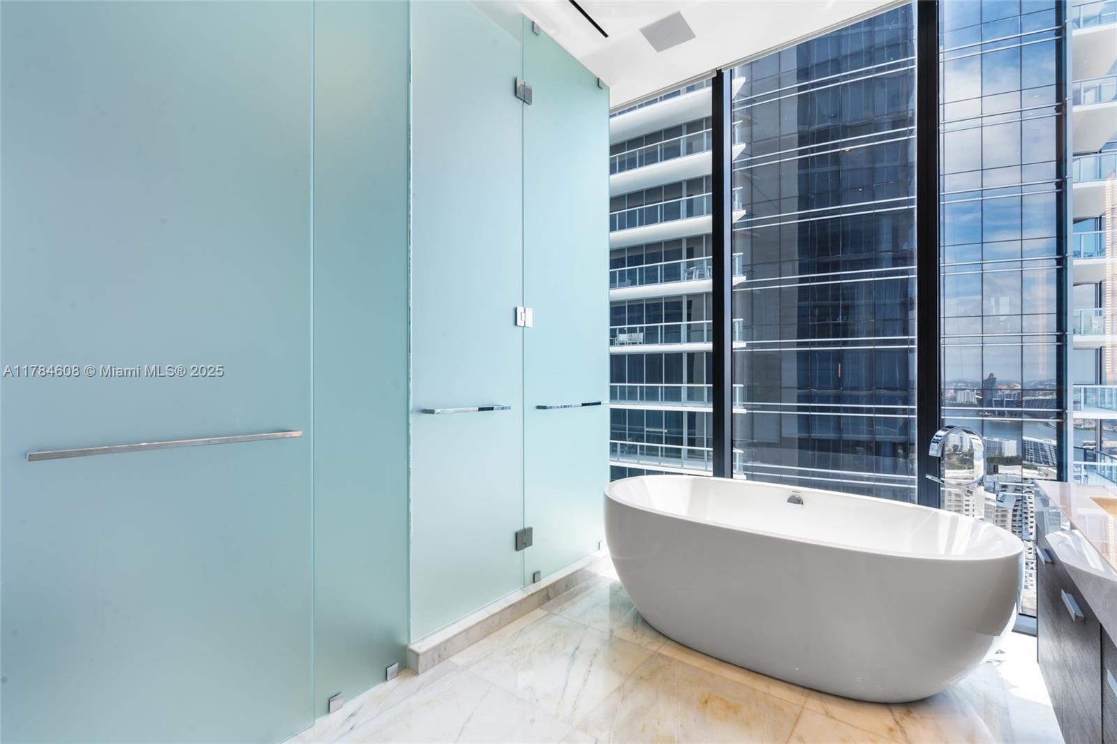 MUSE CONDO - Residential