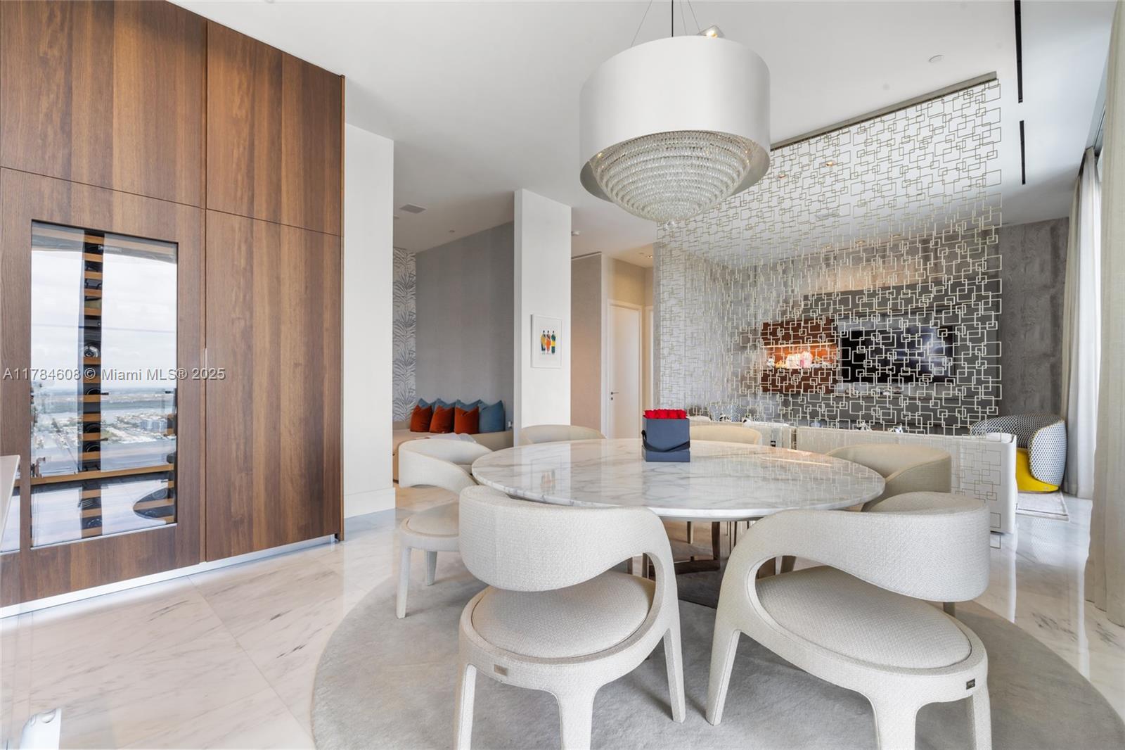 MUSE CONDO - Residential