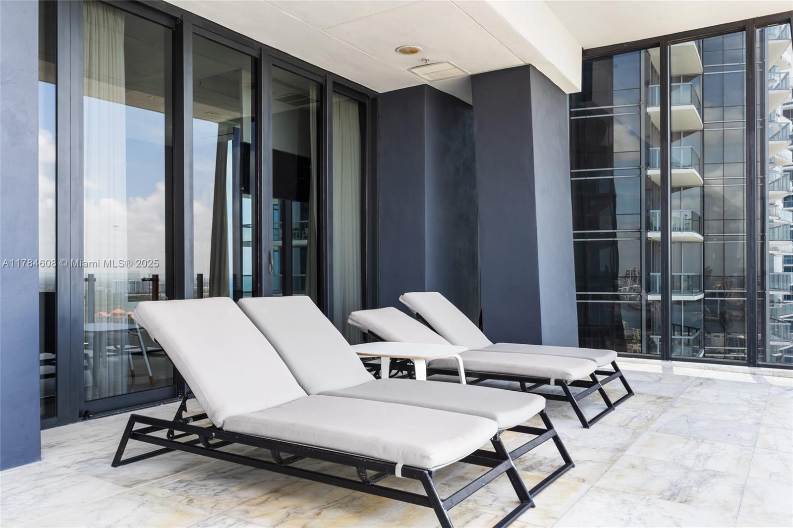 MUSE CONDO - Residential