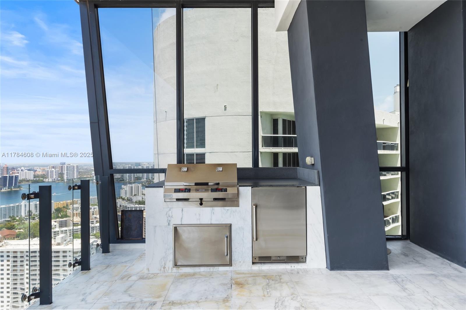 MUSE CONDO - Residential