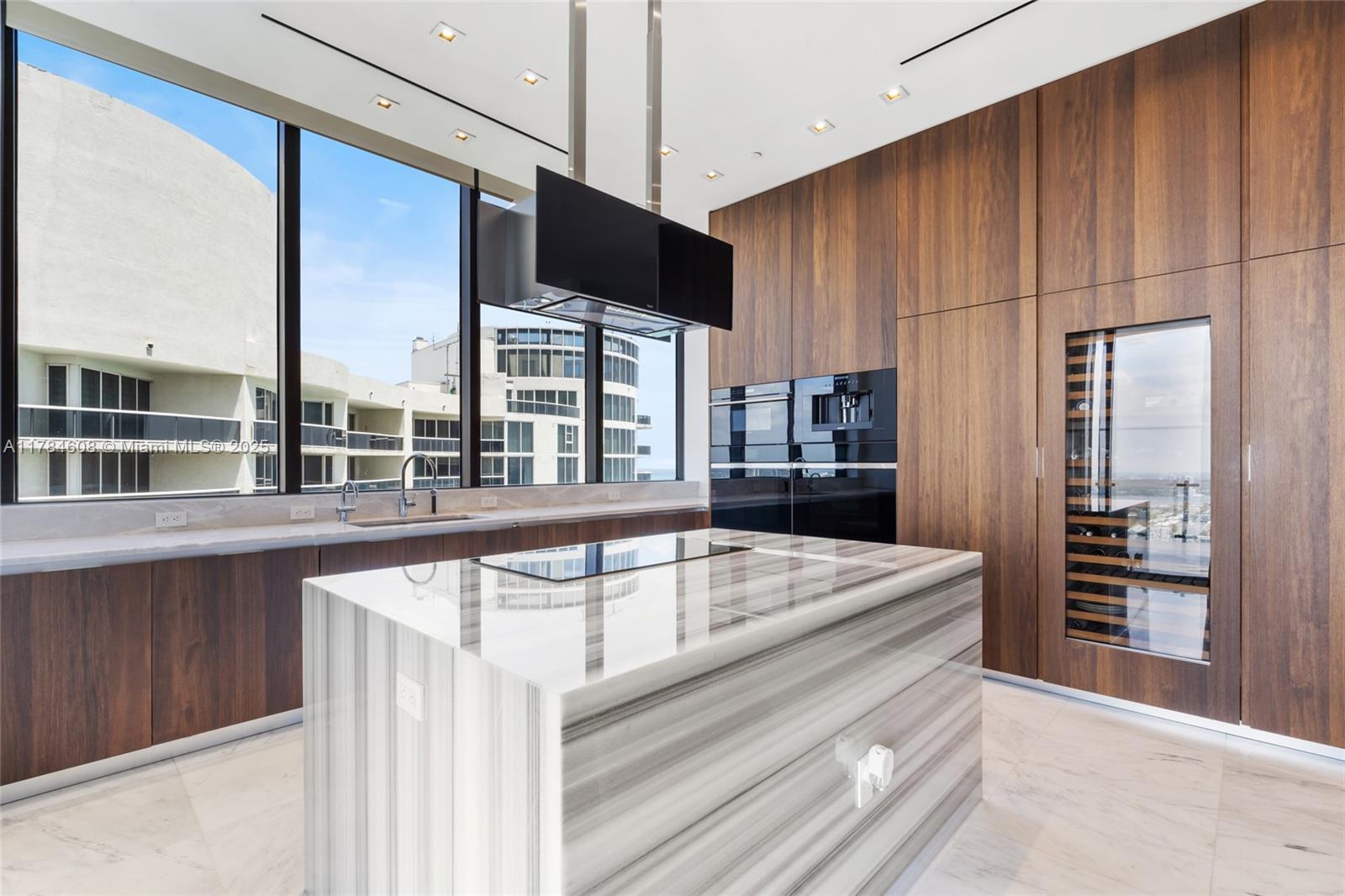 MUSE CONDO - Residential