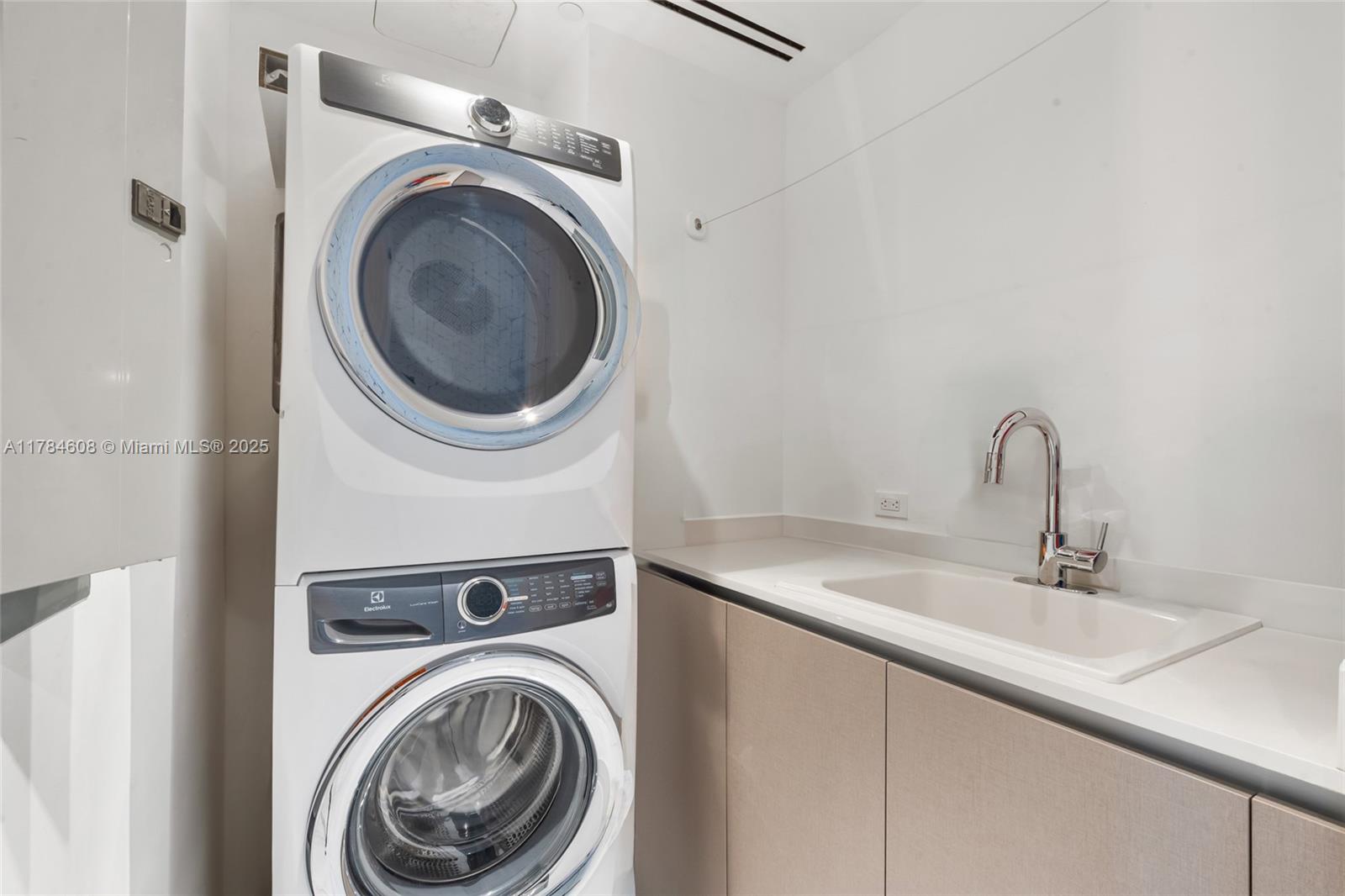 MUSE CONDO - Residential