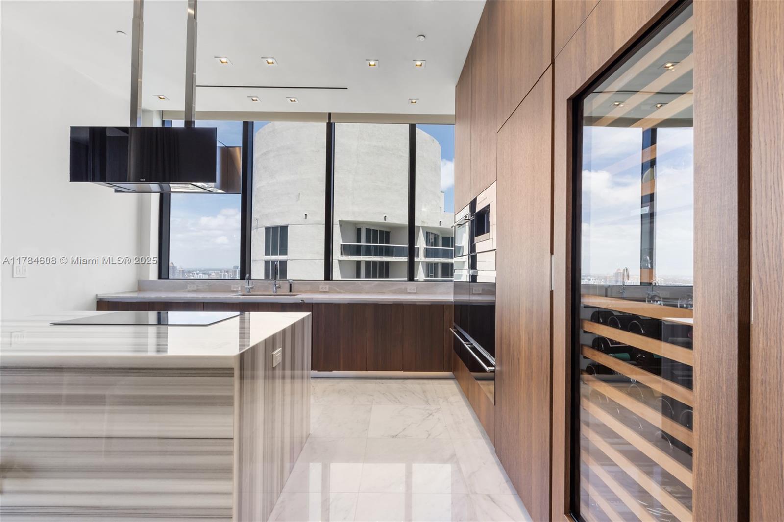 MUSE CONDO - Residential