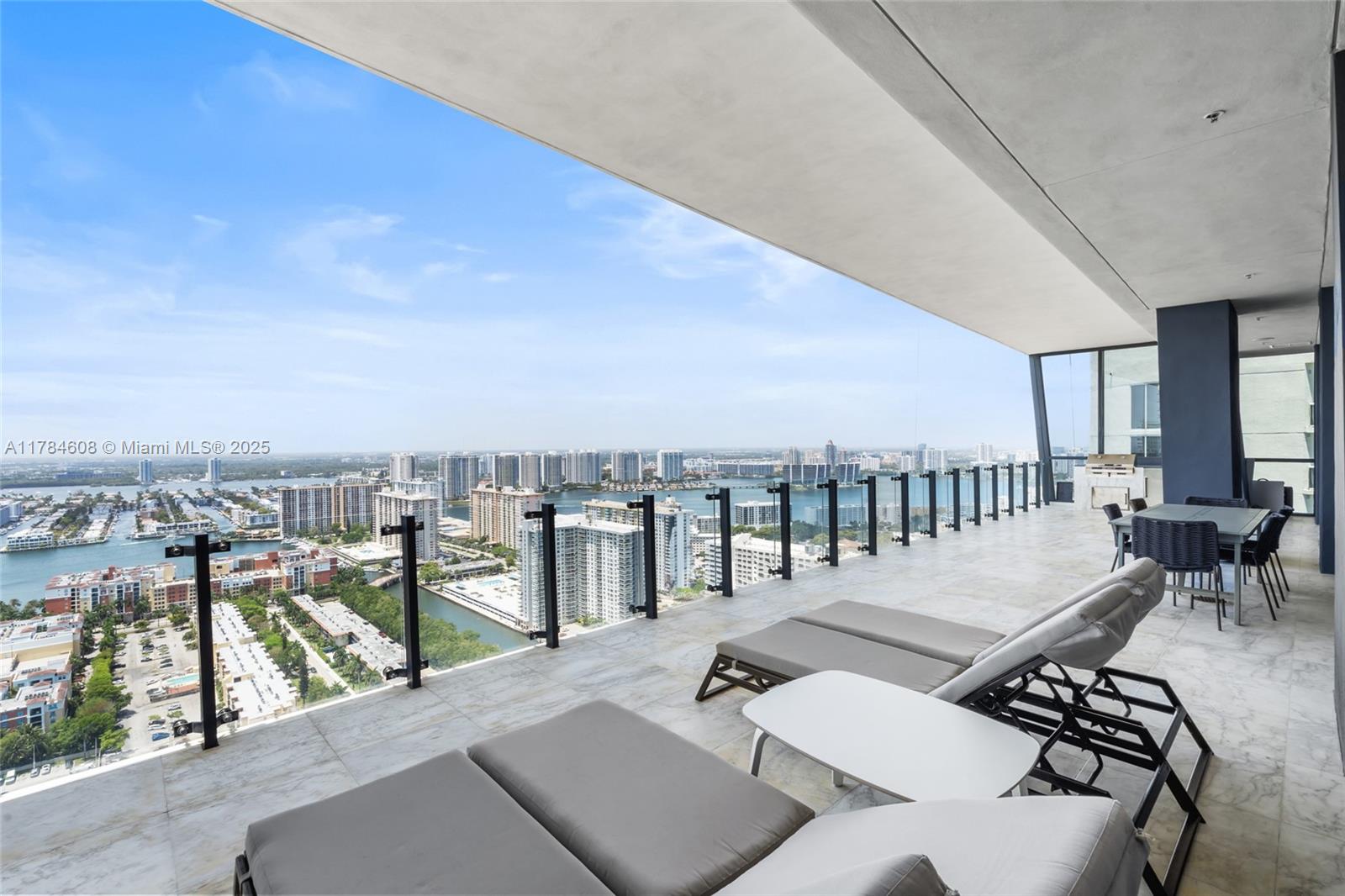 MUSE CONDO - Residential