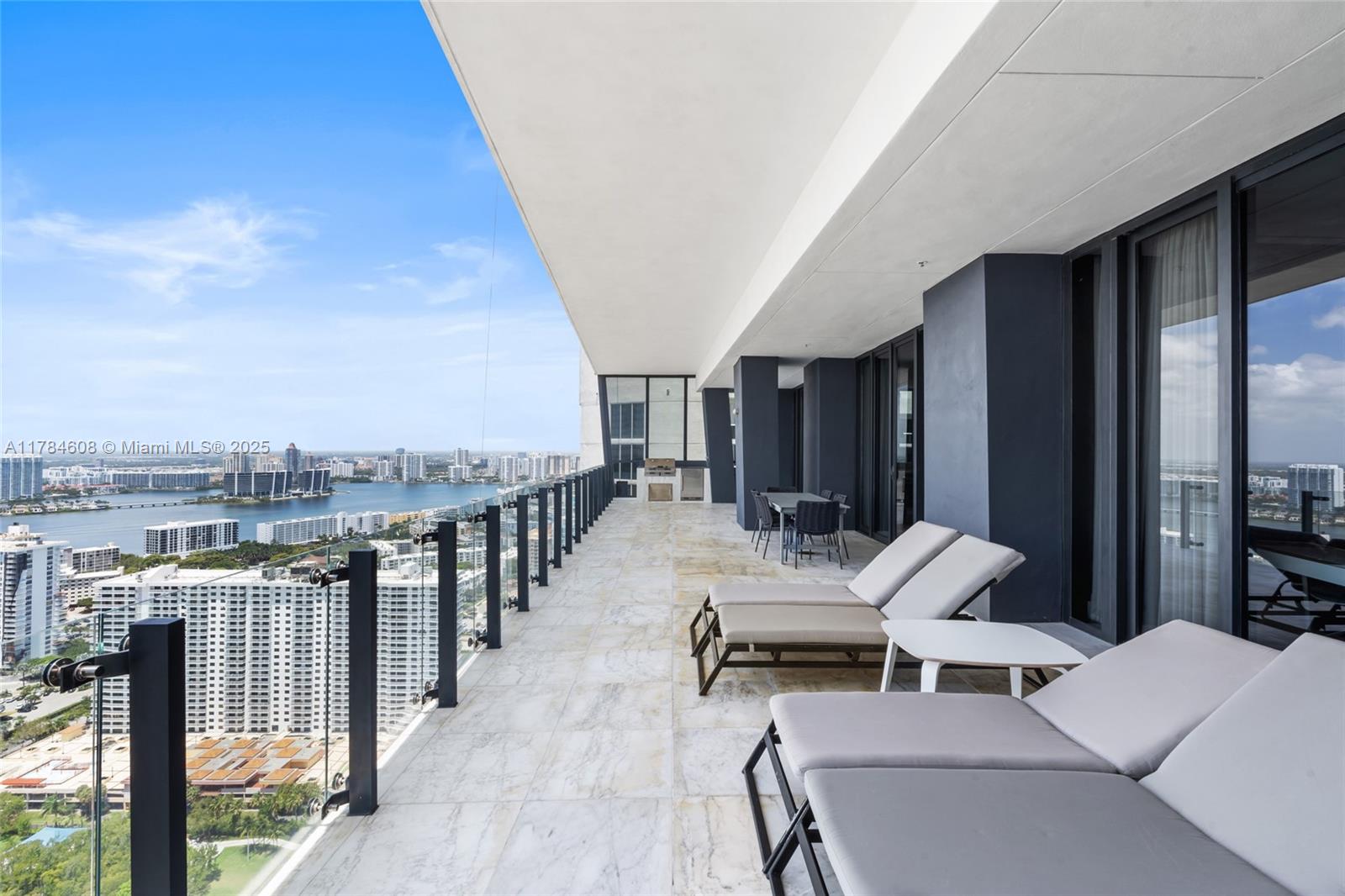 MUSE CONDO - Residential