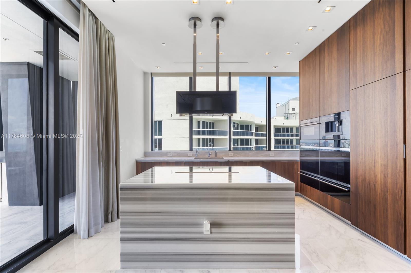 MUSE CONDO - Residential