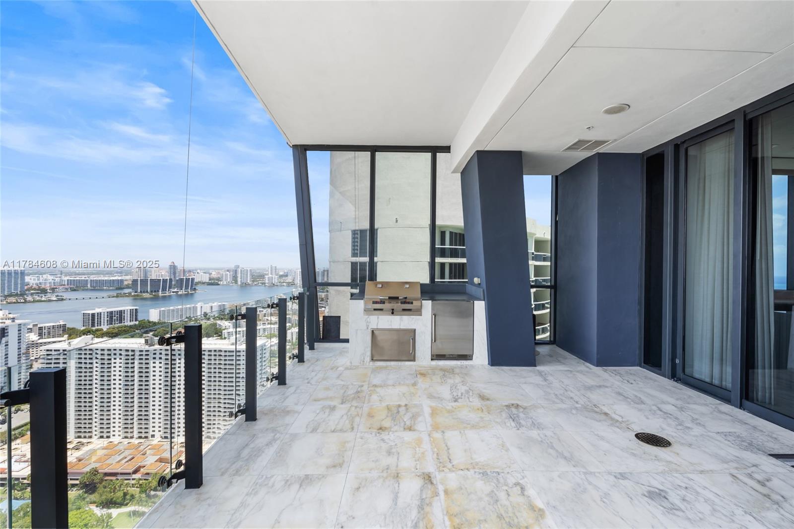 MUSE CONDO - Residential