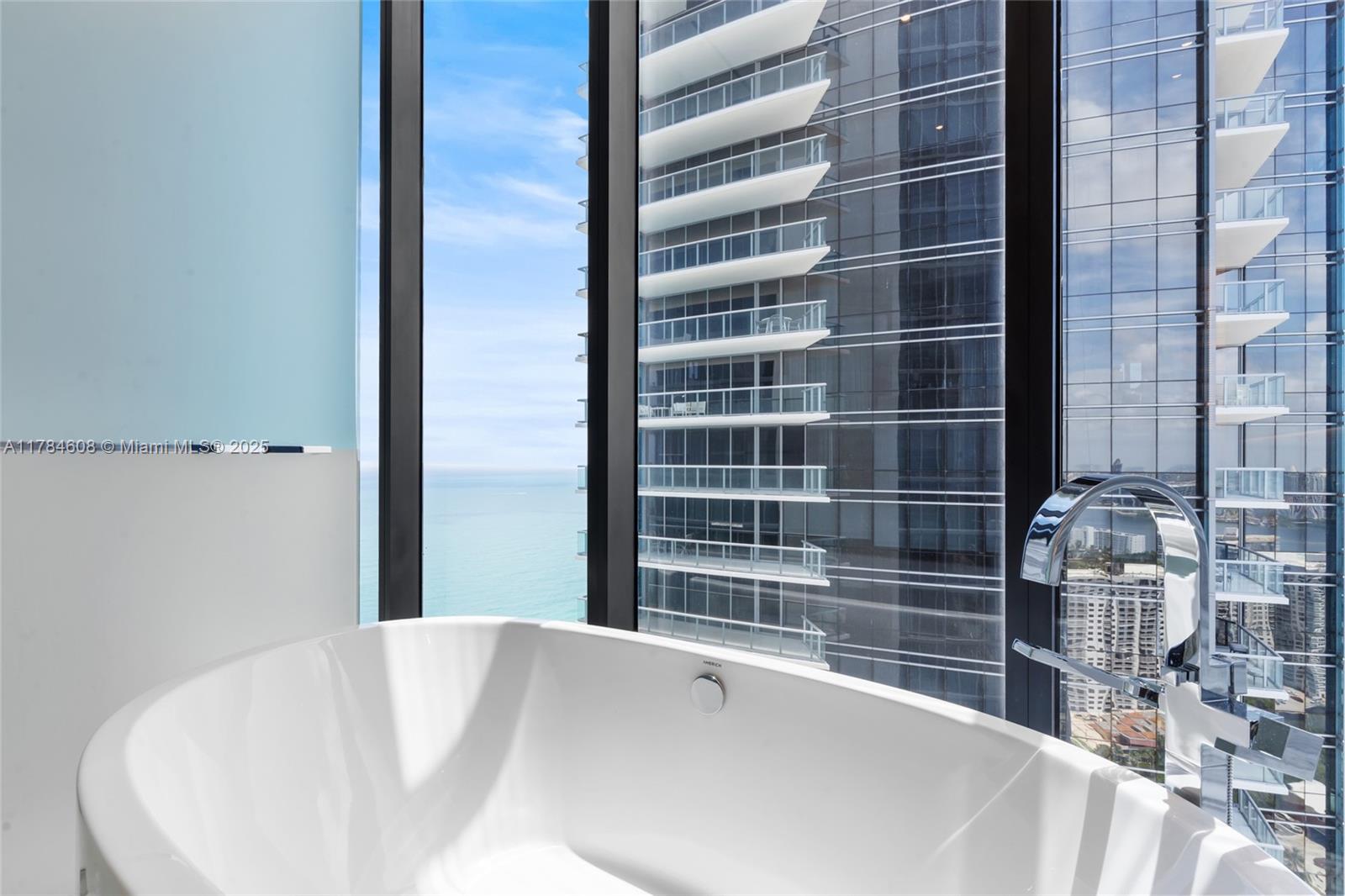 MUSE CONDO - Residential