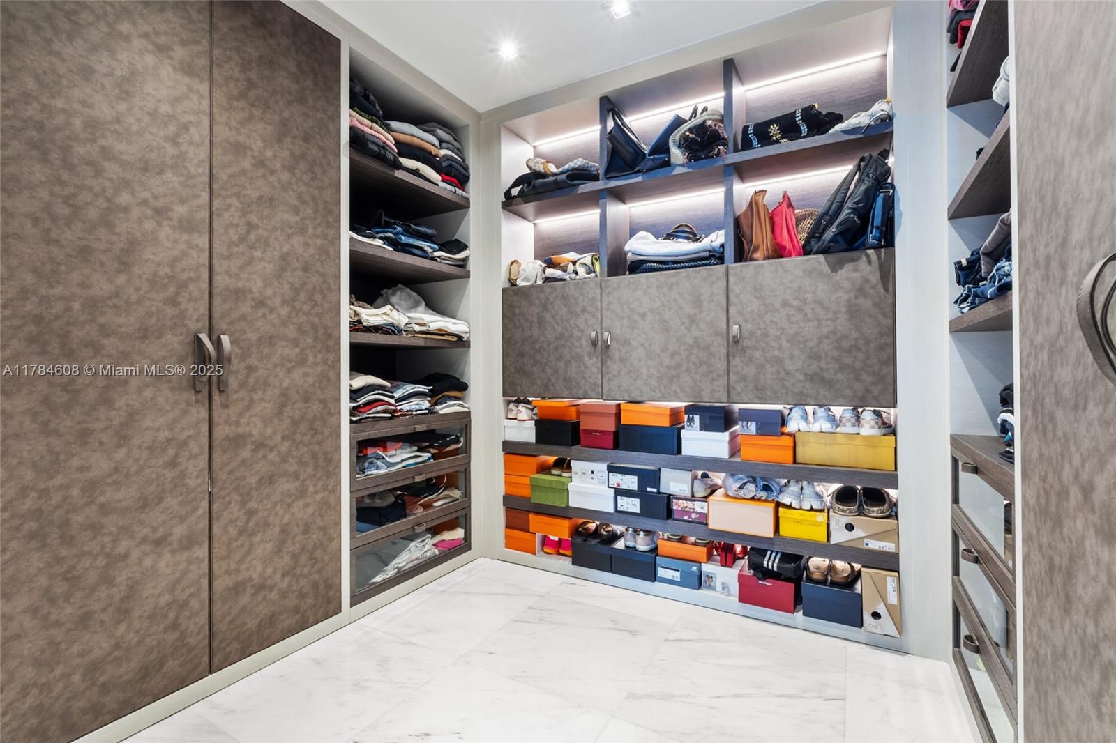 MUSE CONDO - Residential