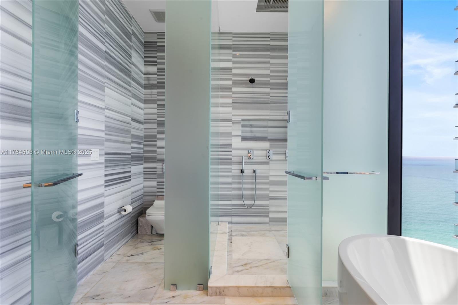 MUSE CONDO - Residential