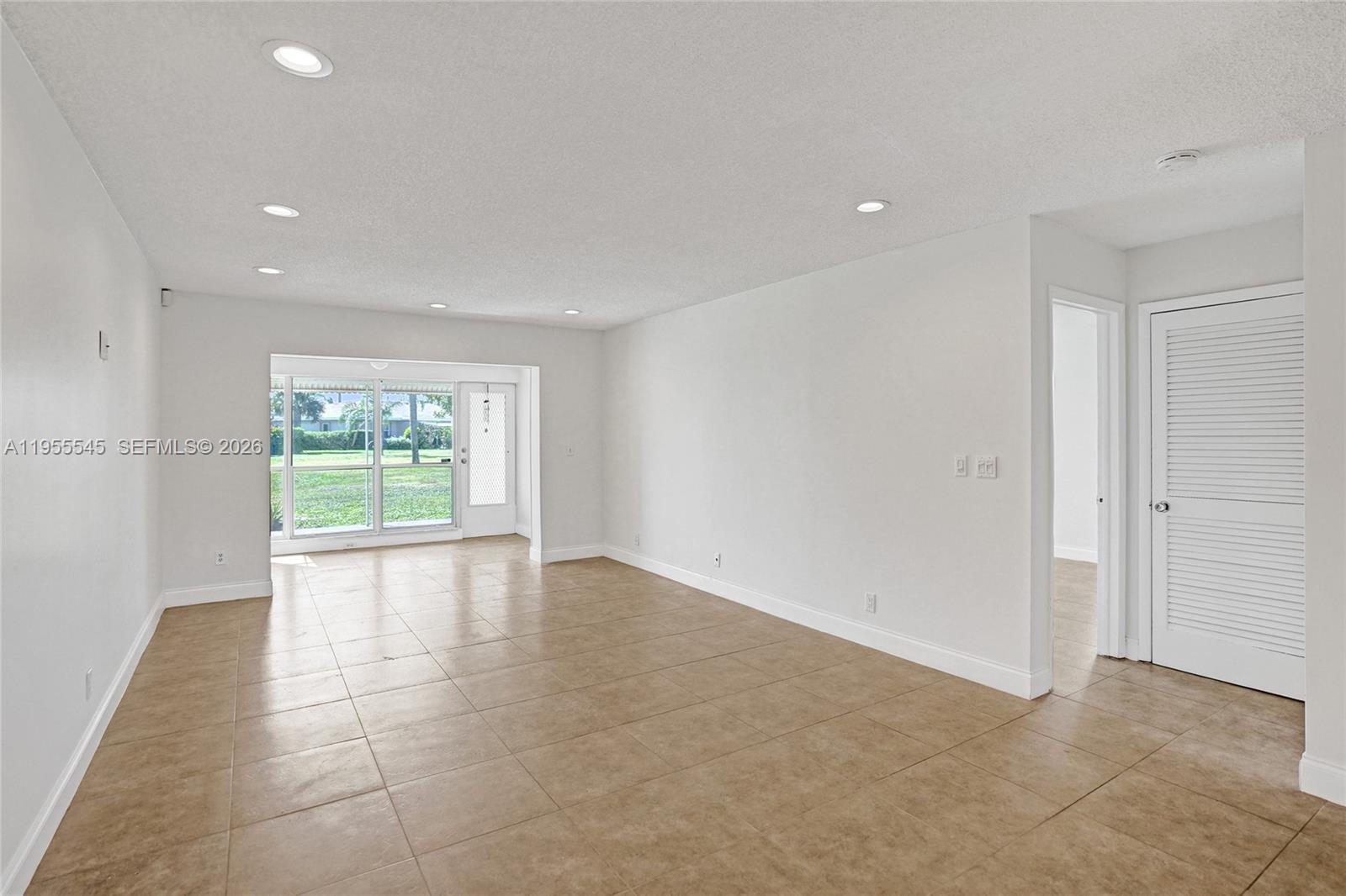 BOCA LAKES CONDO - Residential