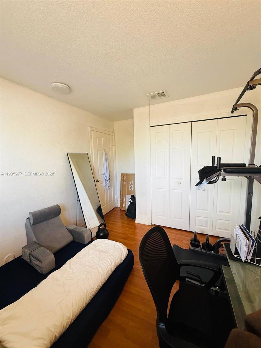 DORAL GRAND CONDO - Residential